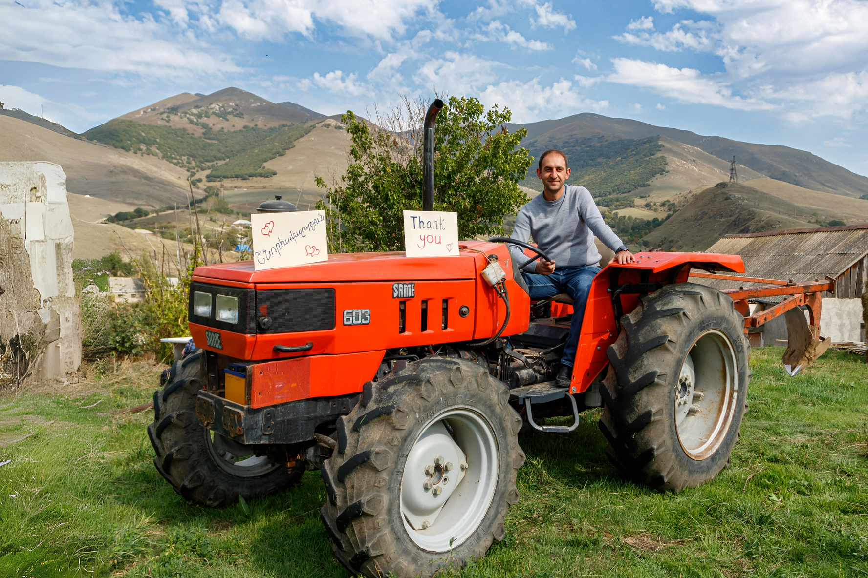 1 TRACTOR – 1 VILLAGE