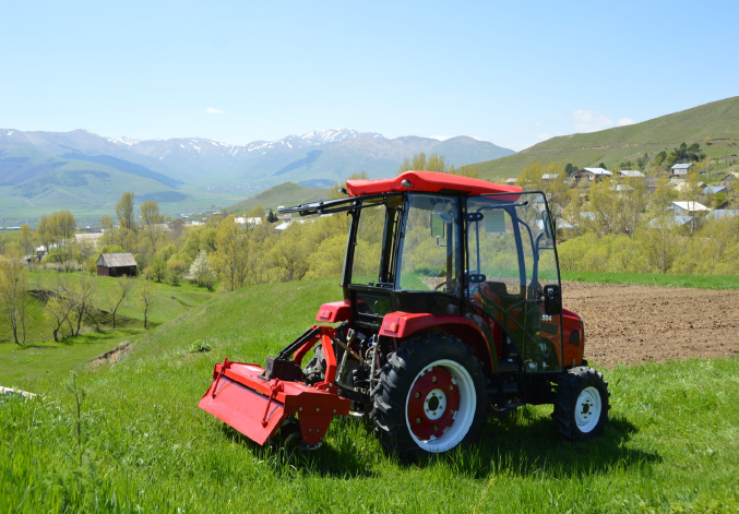 1 TRACTOR - 1 VILLAGE (LORI REGION)