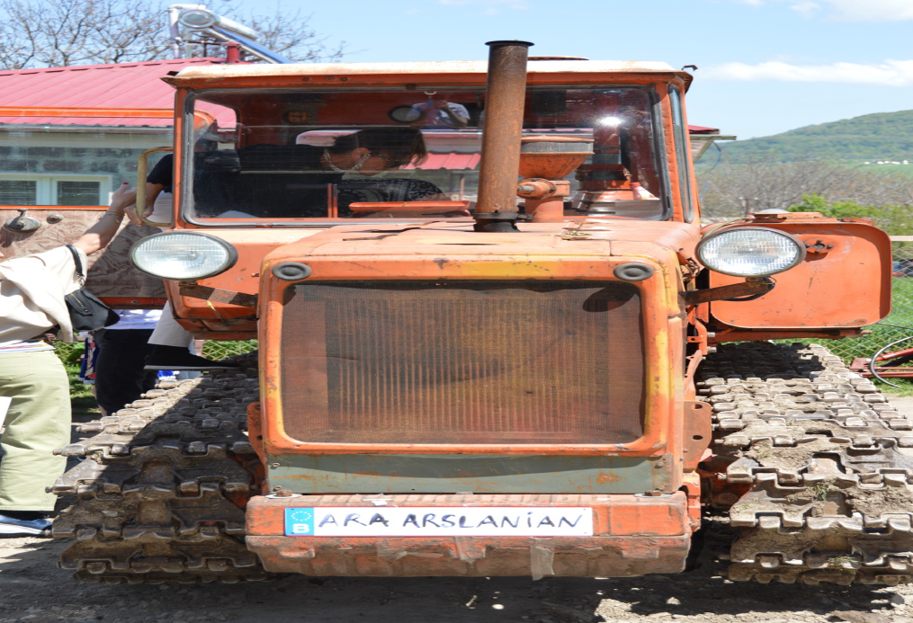 1 TRACTOR - 1 VILLAGE (LORI REGION)