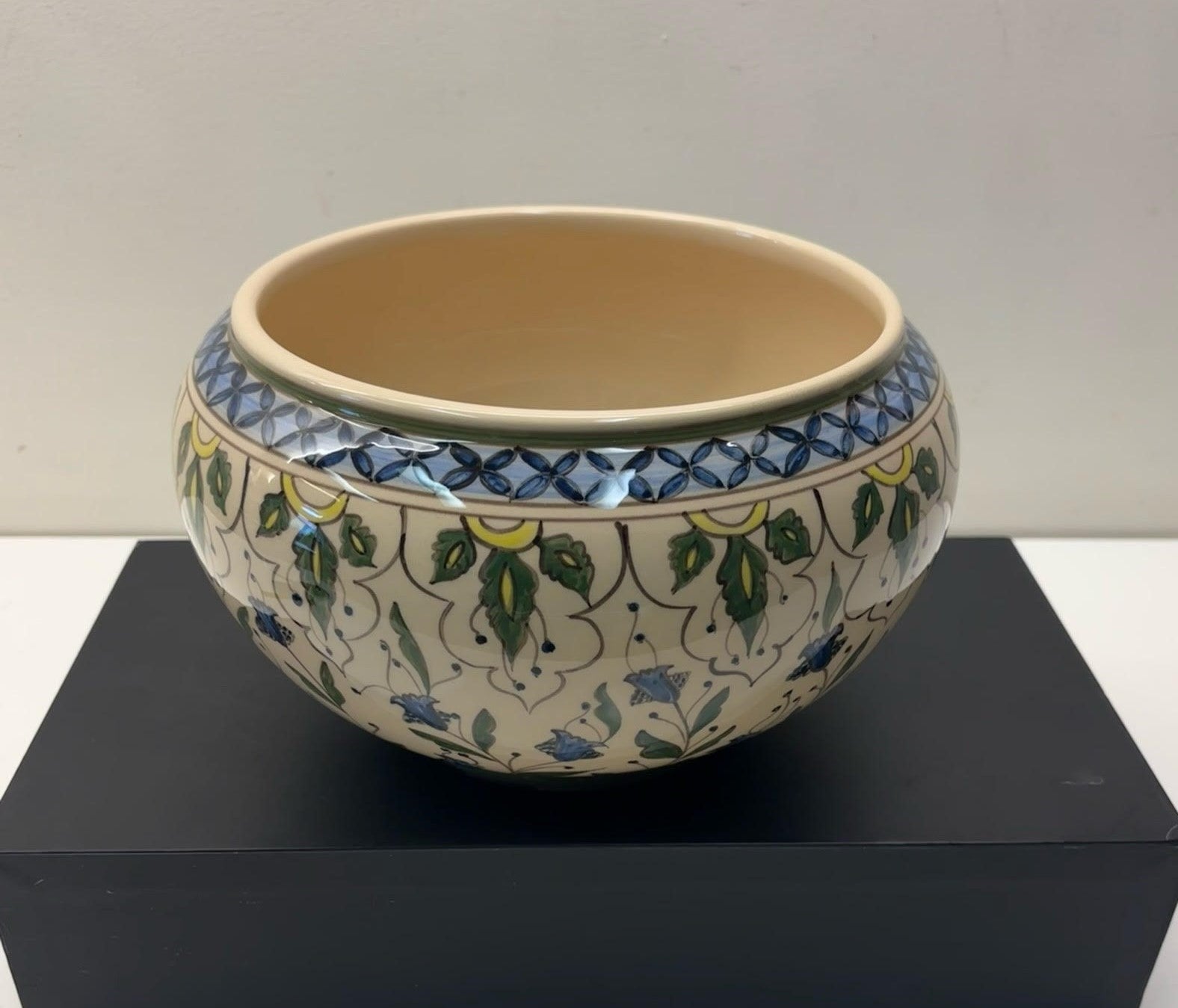 Round Bowl
